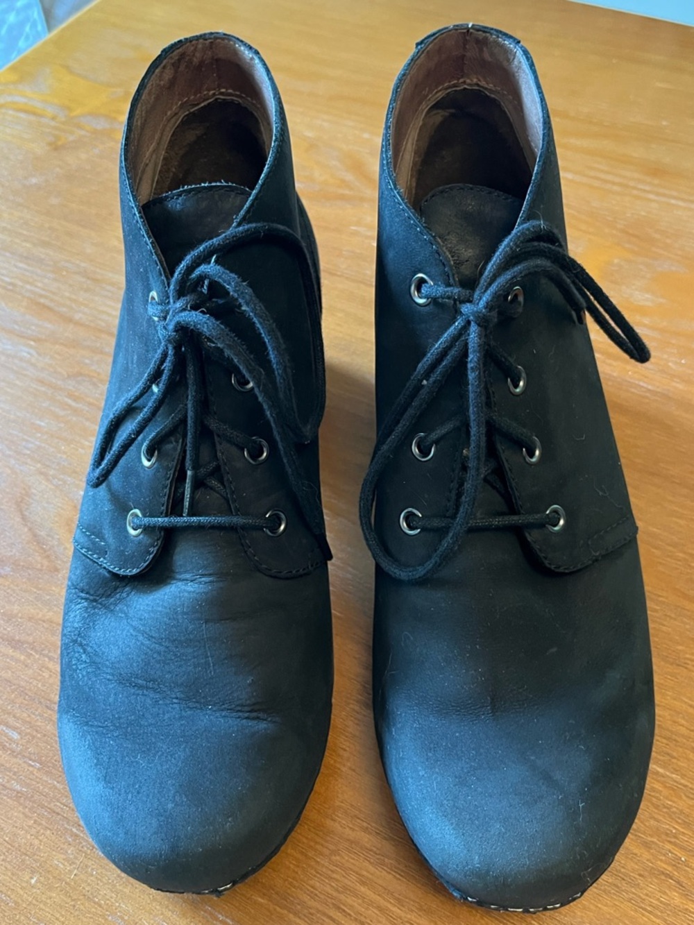Dansko • Meena Lace-Up Ankle Booties / Clog • Black Nubuck • EU 39